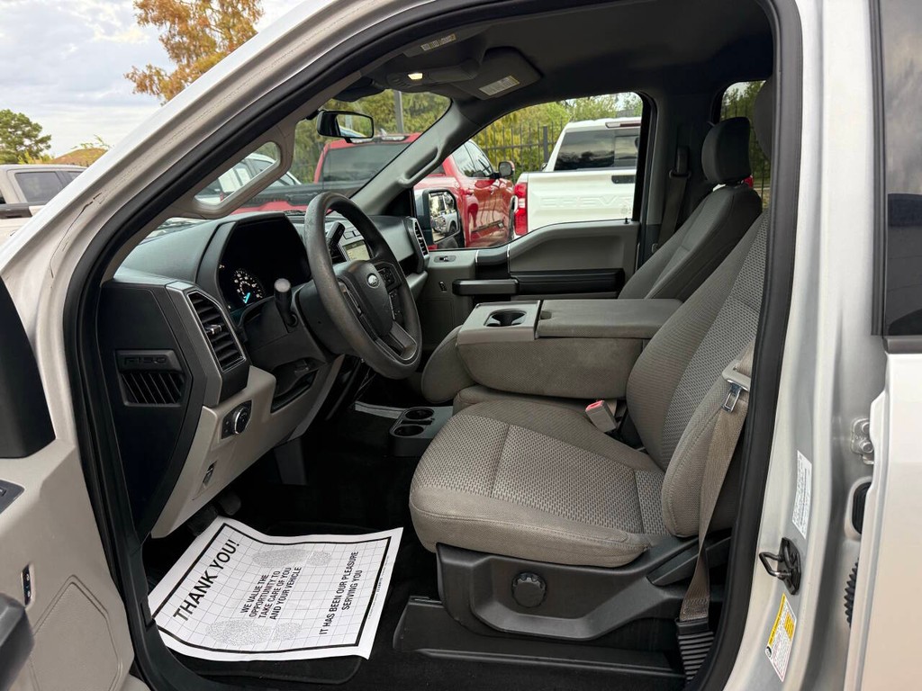 Ford F-150 Vehicle Full-screen Gallery Image 07