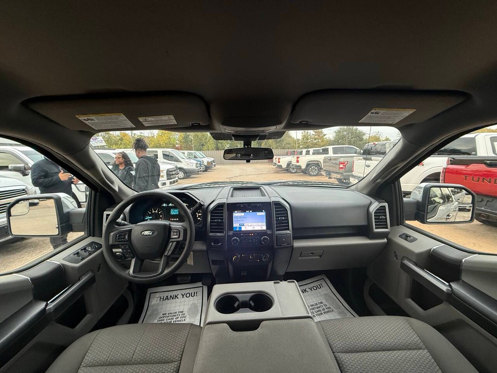 Ford F-150 Vehicle Full-screen Gallery Image 15