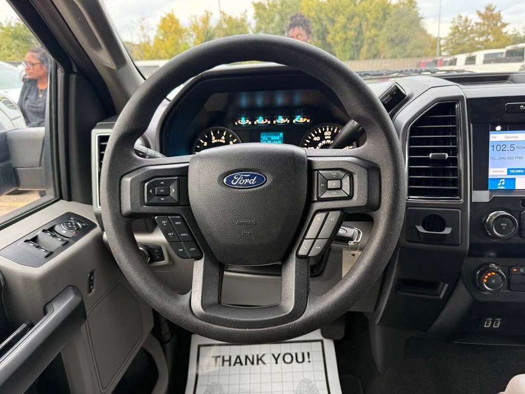 Ford F-150 Vehicle Full-screen Gallery Image 19