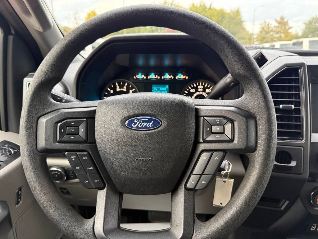 Ford F-150 Vehicle Full-screen Gallery Image 20