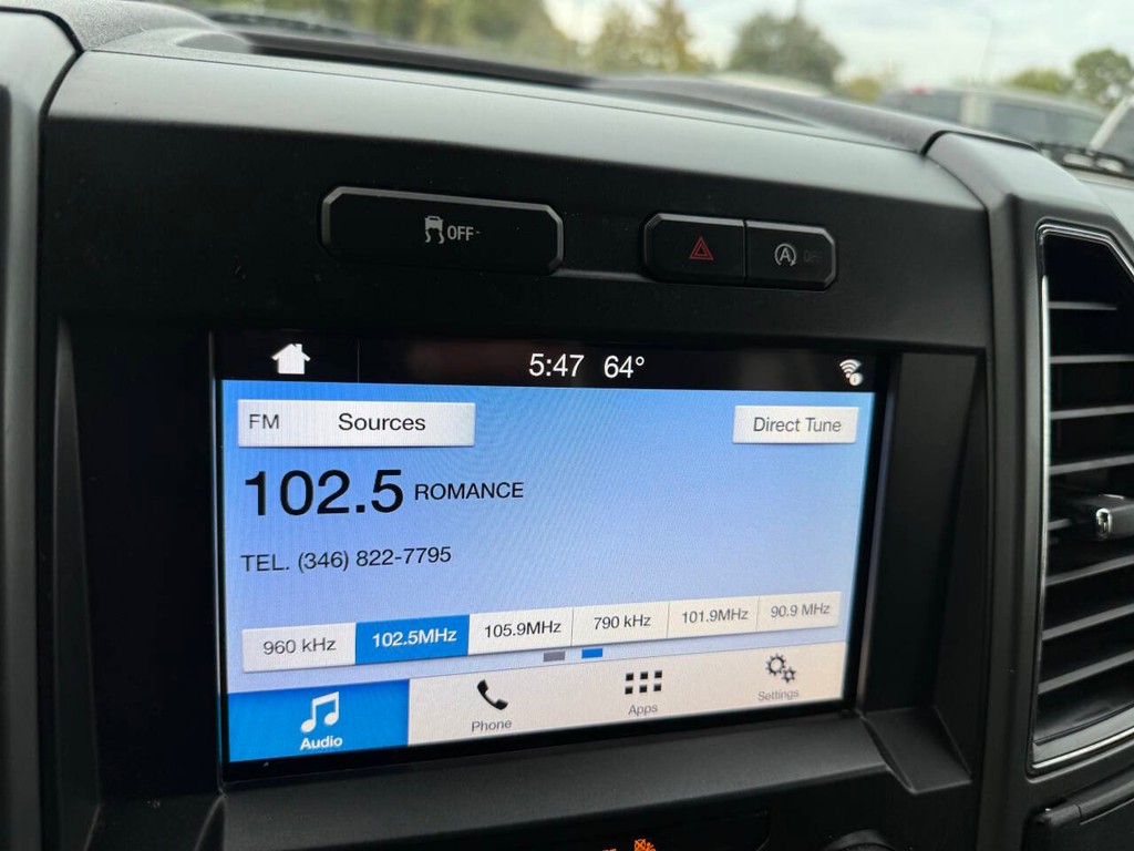 Ford F-150 Vehicle Full-screen Gallery Image 22