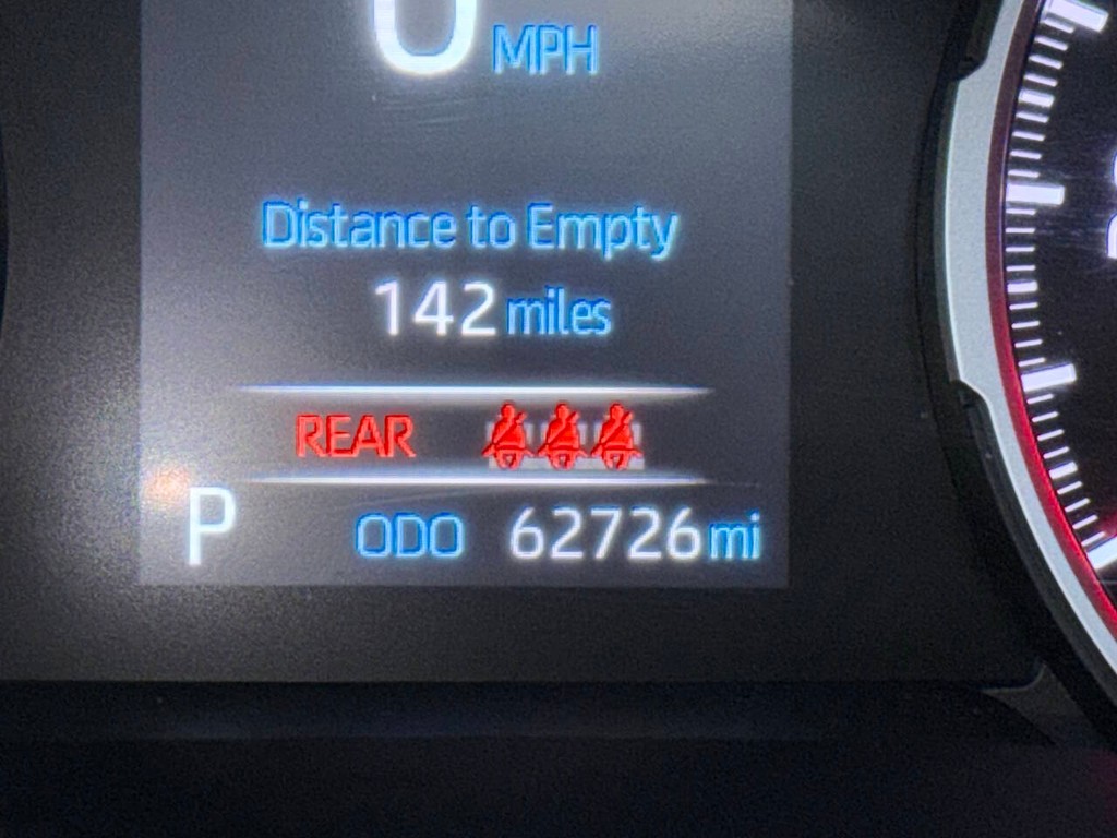 Toyota RAV4 Vehicle Full-screen Gallery Image 33