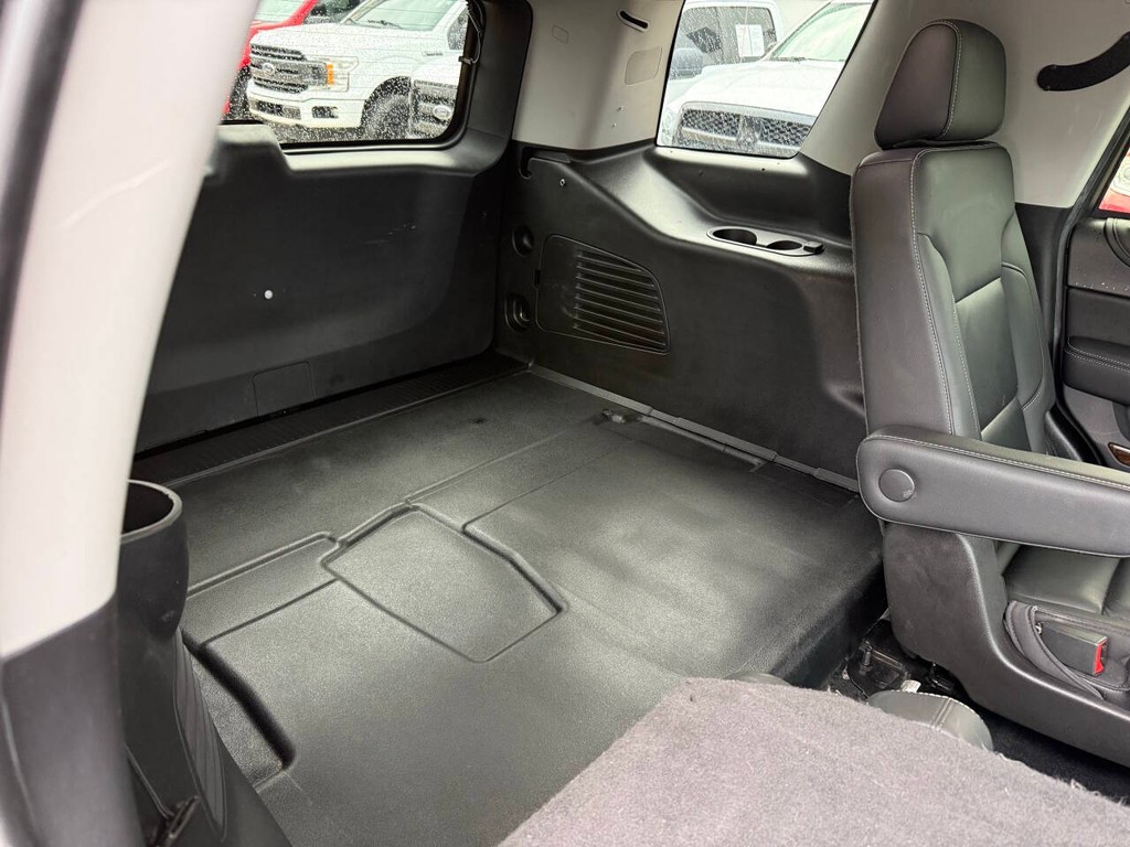 Chevrolet Tahoe Vehicle Full-screen Gallery Image 16