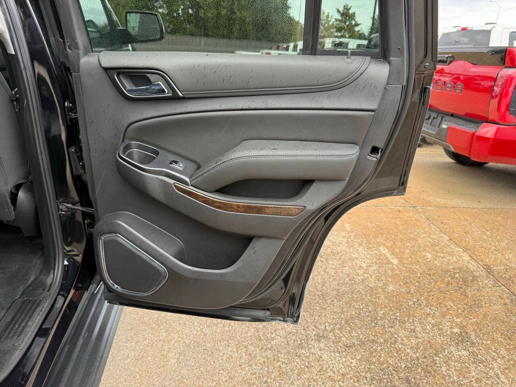 Chevrolet Tahoe Vehicle Full-screen Gallery Image 17