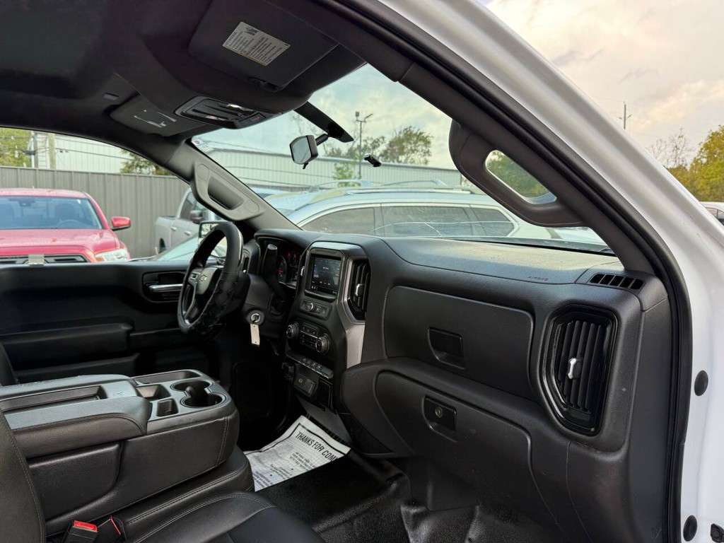 Chevrolet Silverado 1500 Vehicle Full-screen Gallery Image 09