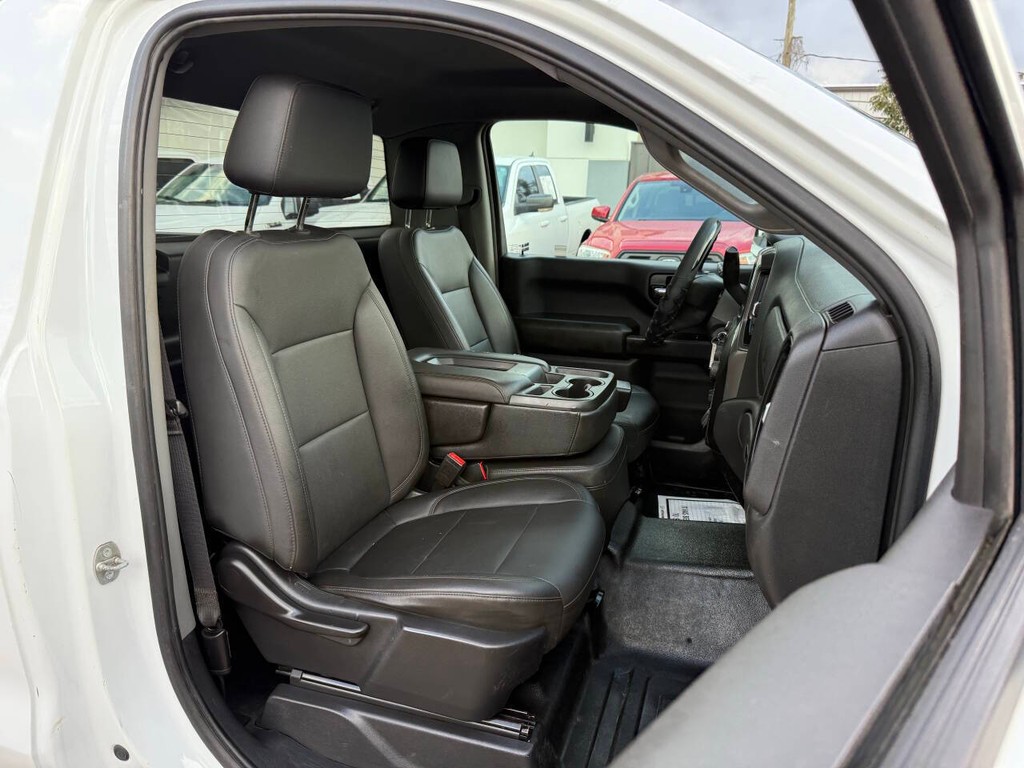 Chevrolet Silverado 1500 Vehicle Full-screen Gallery Image 10