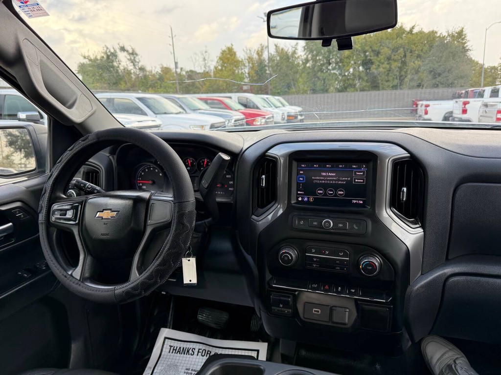 Chevrolet Silverado 1500 Vehicle Full-screen Gallery Image 14