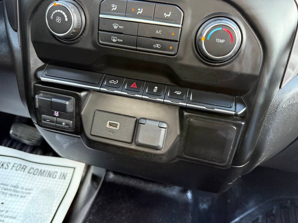 Chevrolet Silverado 1500 Vehicle Full-screen Gallery Image 21