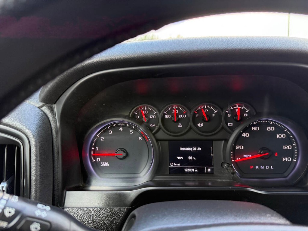 Chevrolet Silverado 1500 Vehicle Full-screen Gallery Image 23