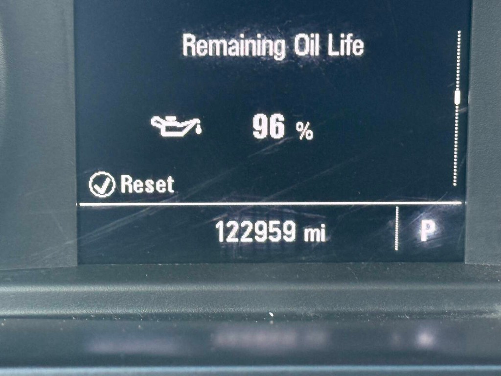 Chevrolet Silverado 1500 Vehicle Full-screen Gallery Image 24