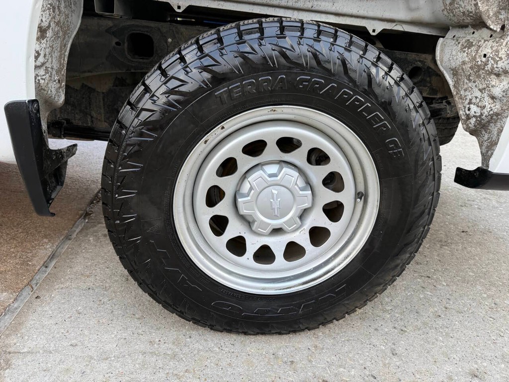 Chevrolet Silverado 1500 Vehicle Full-screen Gallery Image 27