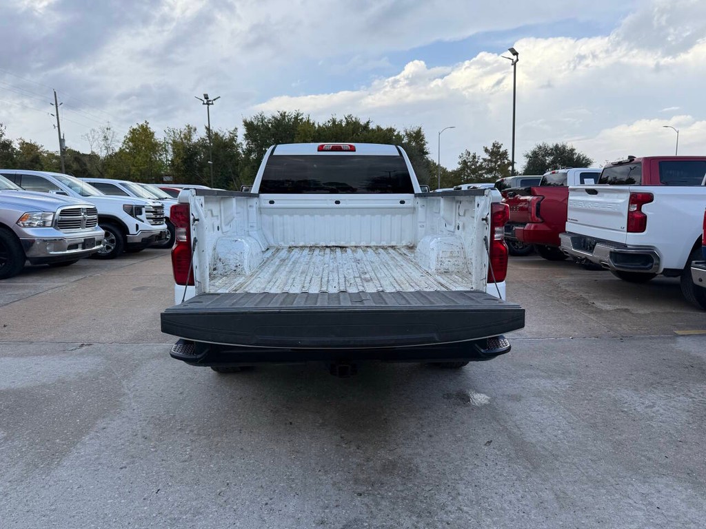 Chevrolet Silverado 1500 Vehicle Full-screen Gallery Image 28