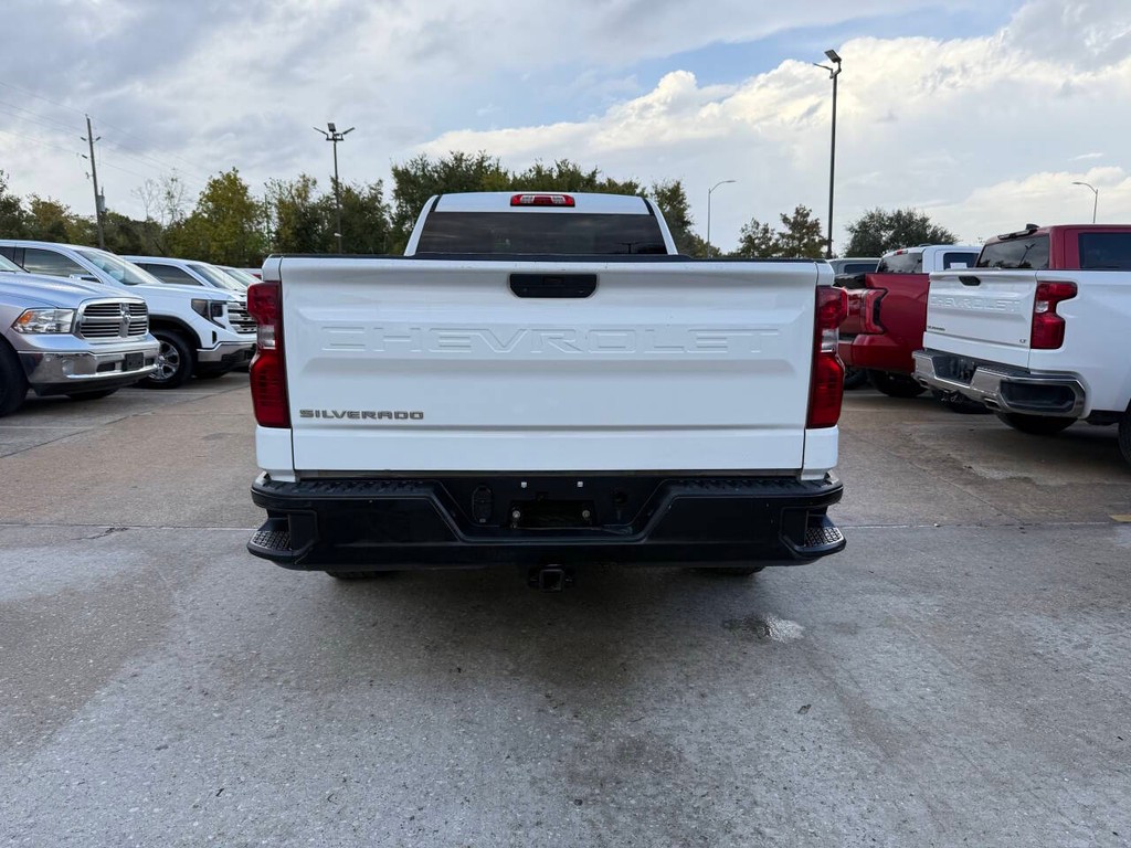 Chevrolet Silverado 1500 Vehicle Full-screen Gallery Image 29