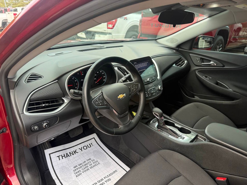 Chevrolet Malibu Vehicle Full-screen Gallery Image 06