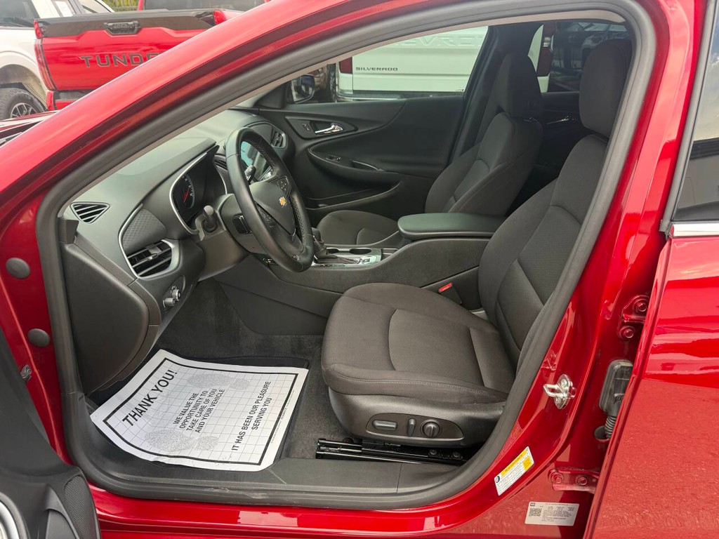 Chevrolet Malibu Vehicle Full-screen Gallery Image 07