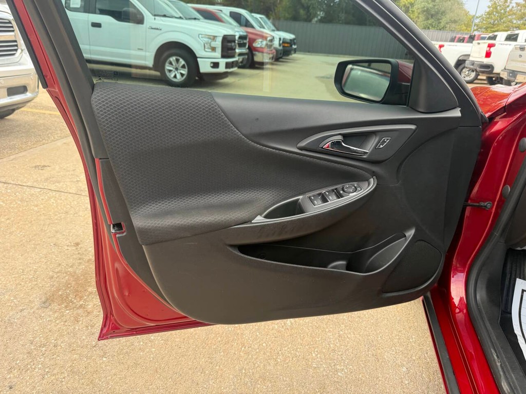 Chevrolet Malibu Vehicle Full-screen Gallery Image 08