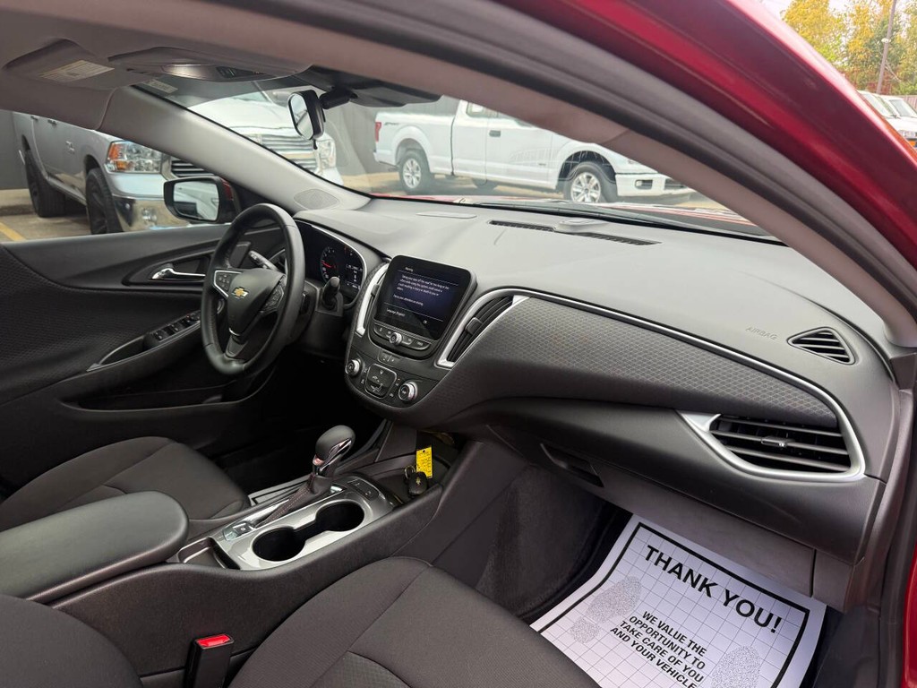 Chevrolet Malibu Vehicle Full-screen Gallery Image 09