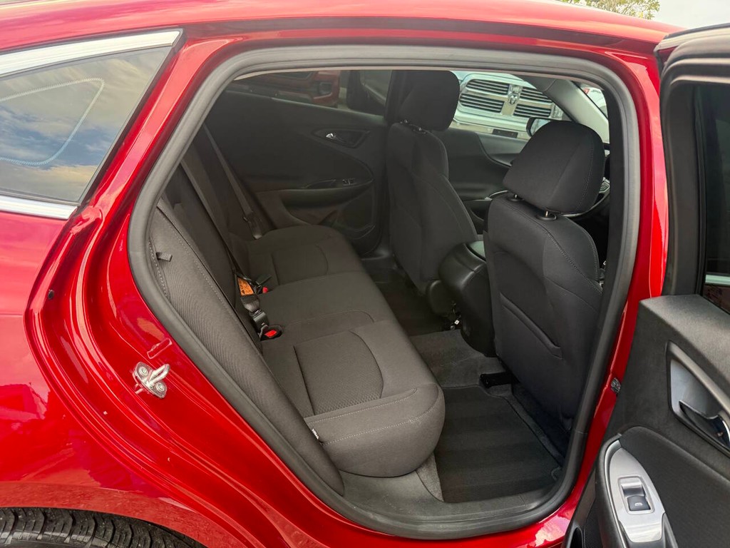 Chevrolet Malibu Vehicle Full-screen Gallery Image 15