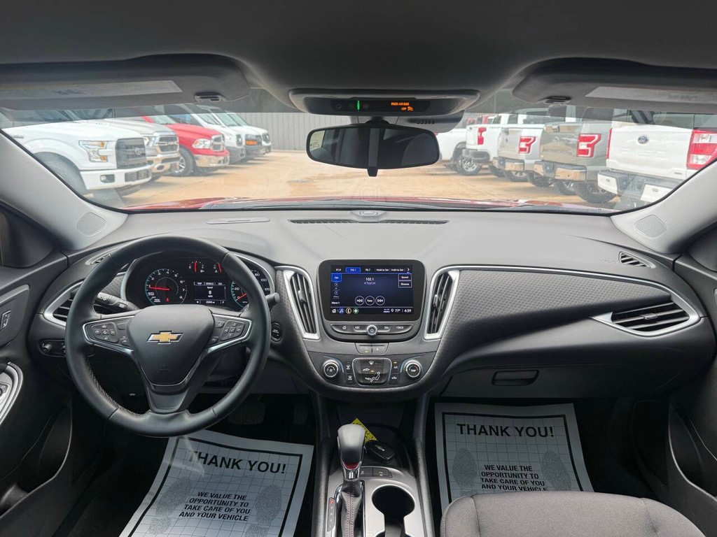 Chevrolet Malibu Vehicle Full-screen Gallery Image 17