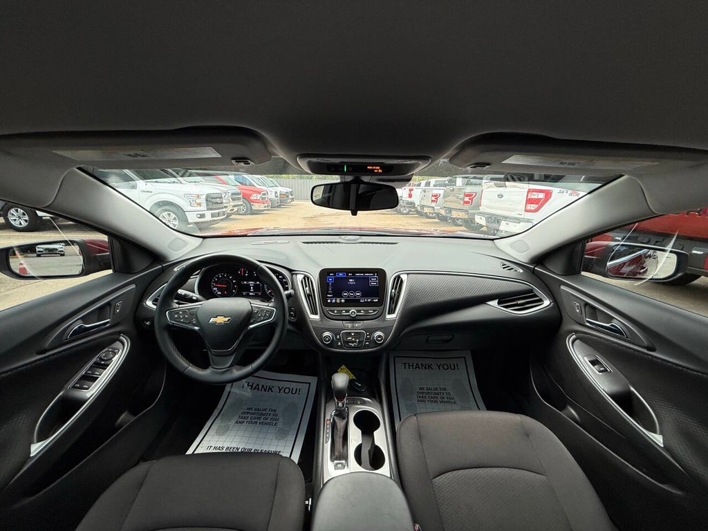Chevrolet Malibu Vehicle Full-screen Gallery Image 18