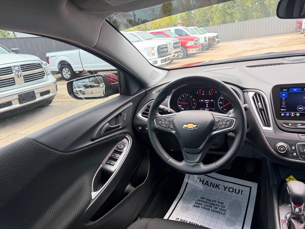 Chevrolet Malibu Vehicle Full-screen Gallery Image 19