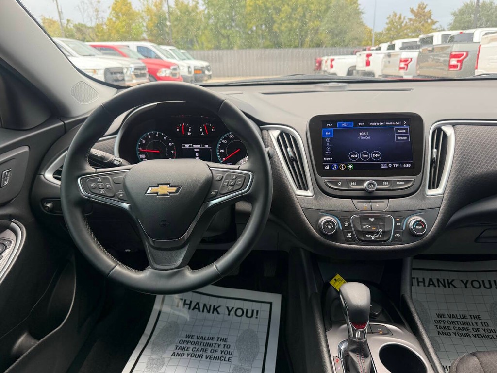 Chevrolet Malibu Vehicle Full-screen Gallery Image 21