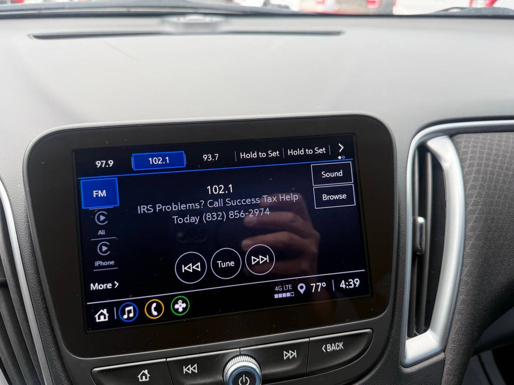 Chevrolet Malibu Vehicle Full-screen Gallery Image 25