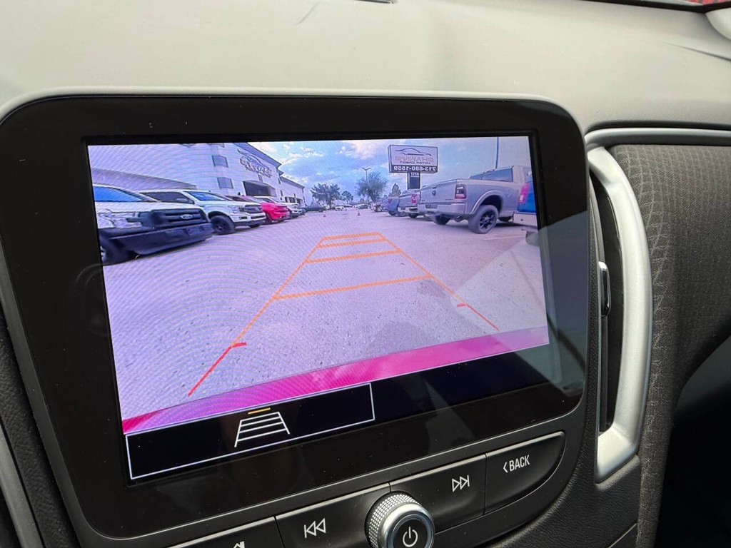 Chevrolet Malibu Vehicle Full-screen Gallery Image 26