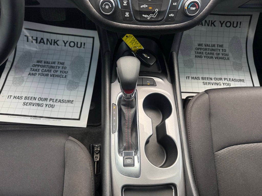 Chevrolet Malibu Vehicle Full-screen Gallery Image 29