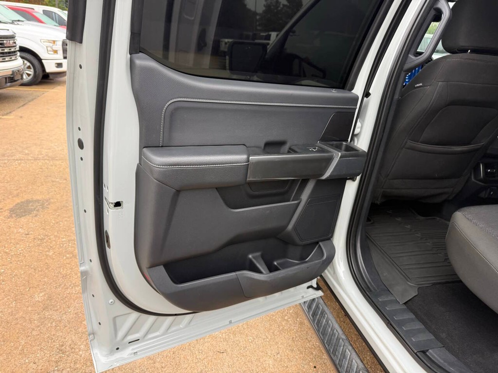 Ford F-150 Vehicle Full-screen Gallery Image 14