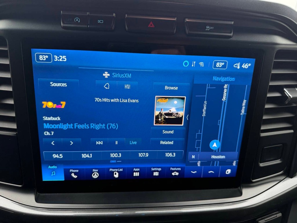 Ford F-150 Vehicle Full-screen Gallery Image 25