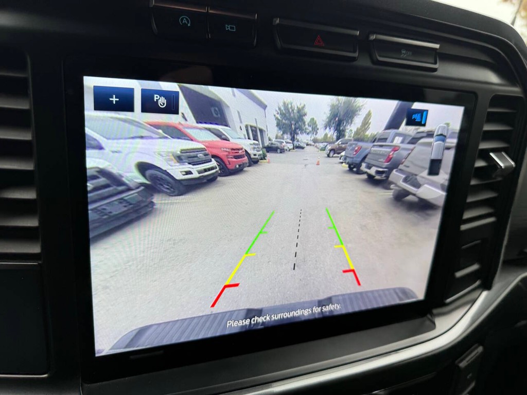 Ford F-150 Vehicle Full-screen Gallery Image 26