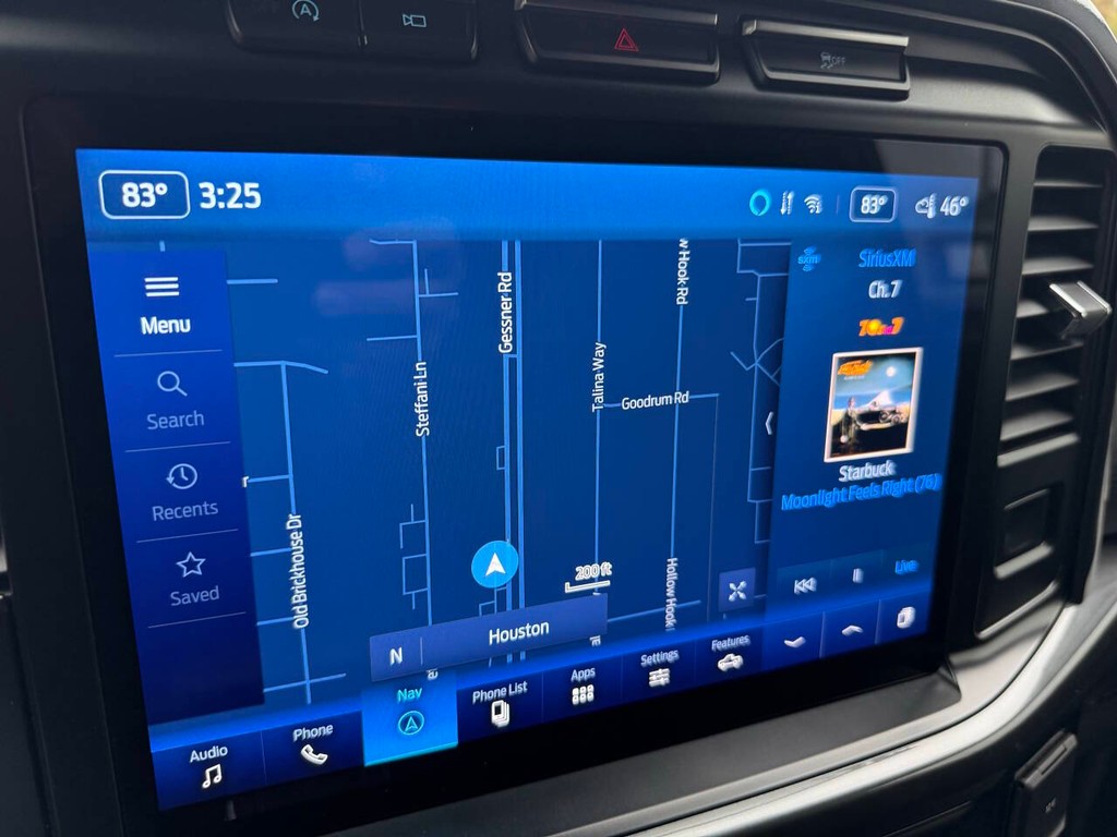 Ford F-150 Vehicle Full-screen Gallery Image 27