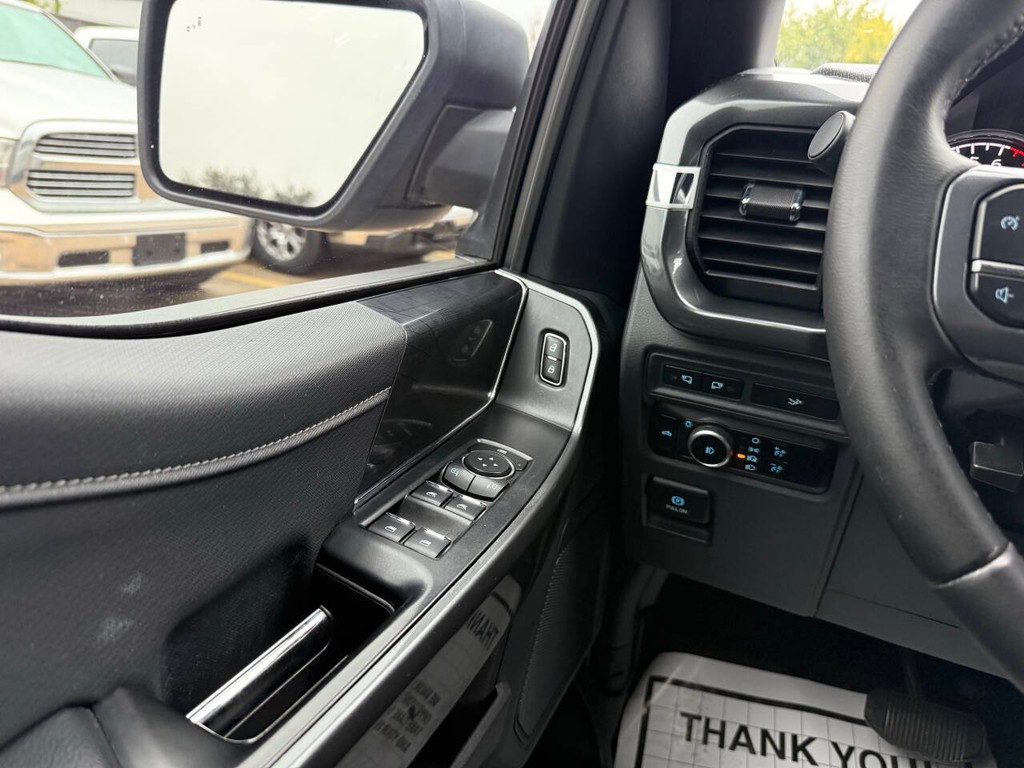 Ford F-150 Vehicle Full-screen Gallery Image 31