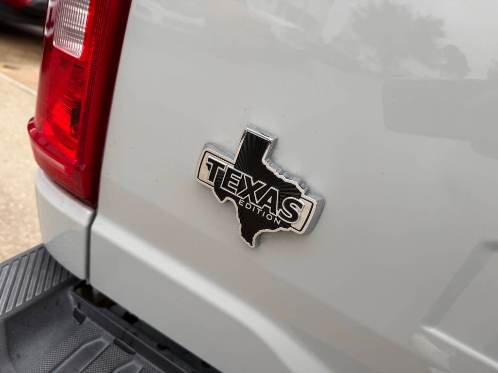 Ford F-150 Vehicle Full-screen Gallery Image 39