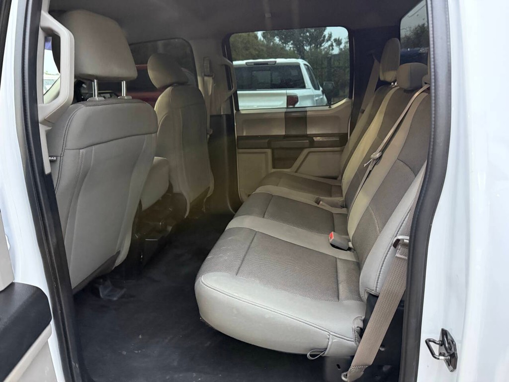 Ford F-150 Vehicle Full-screen Gallery Image 13