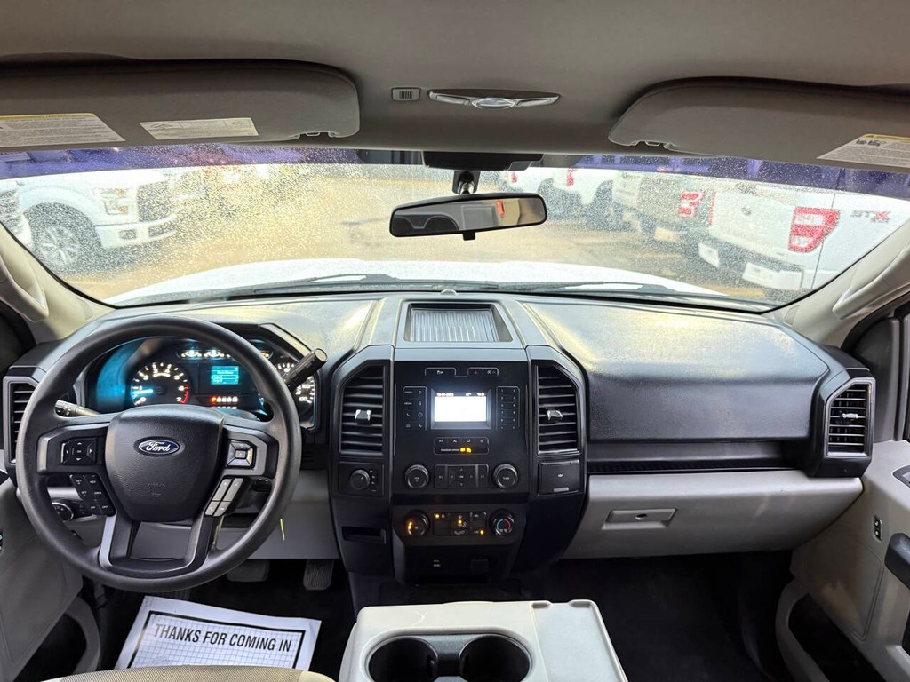 Ford F-150 Vehicle Full-screen Gallery Image 17