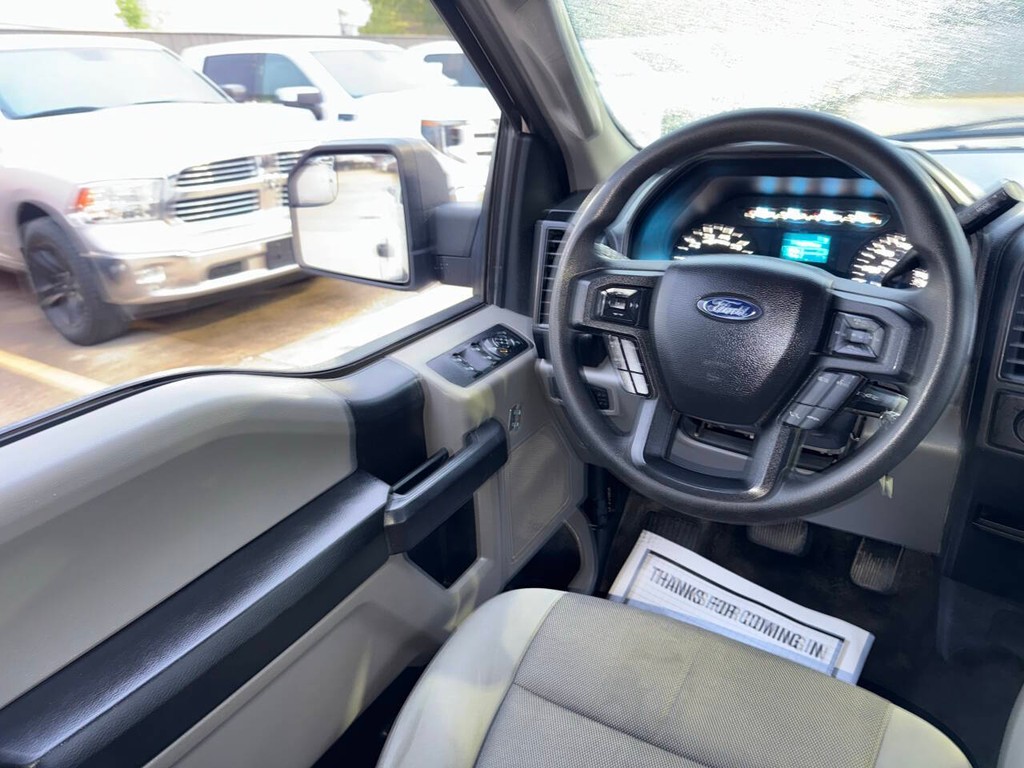 Ford F-150 Vehicle Full-screen Gallery Image 19