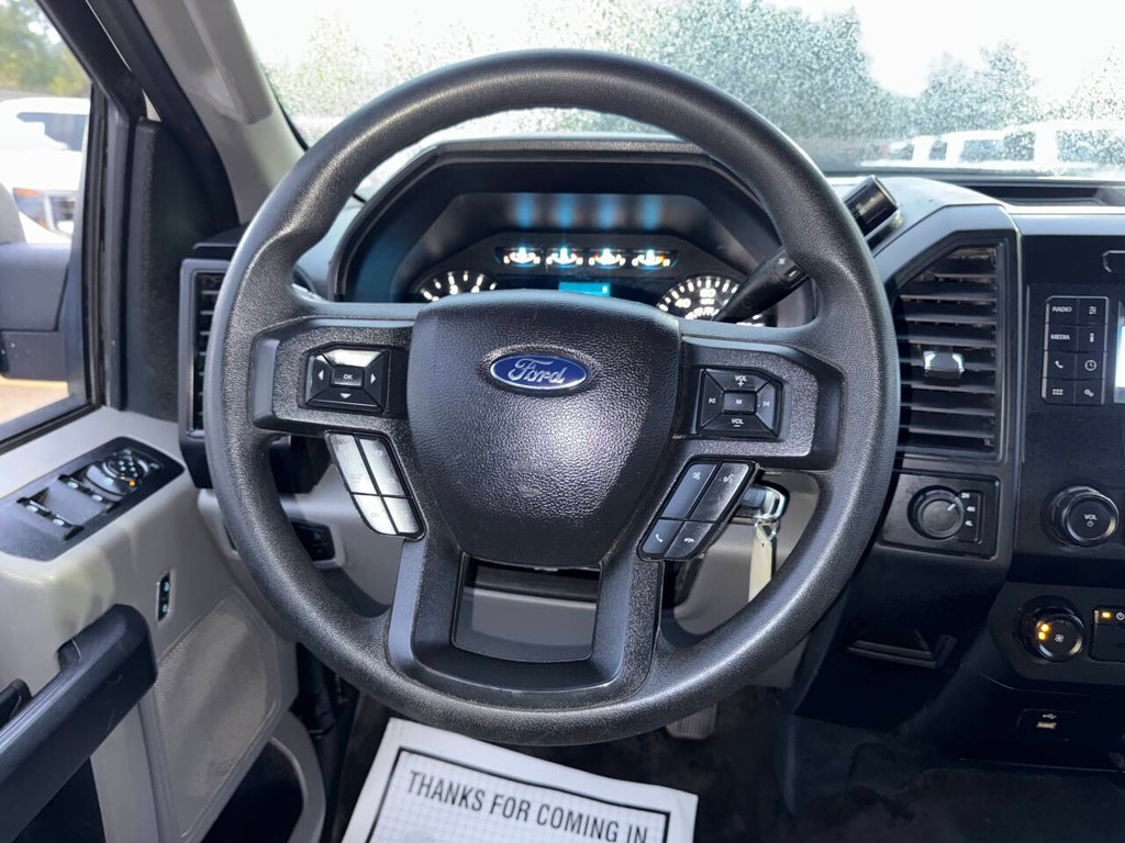 Ford F-150 Vehicle Full-screen Gallery Image 22