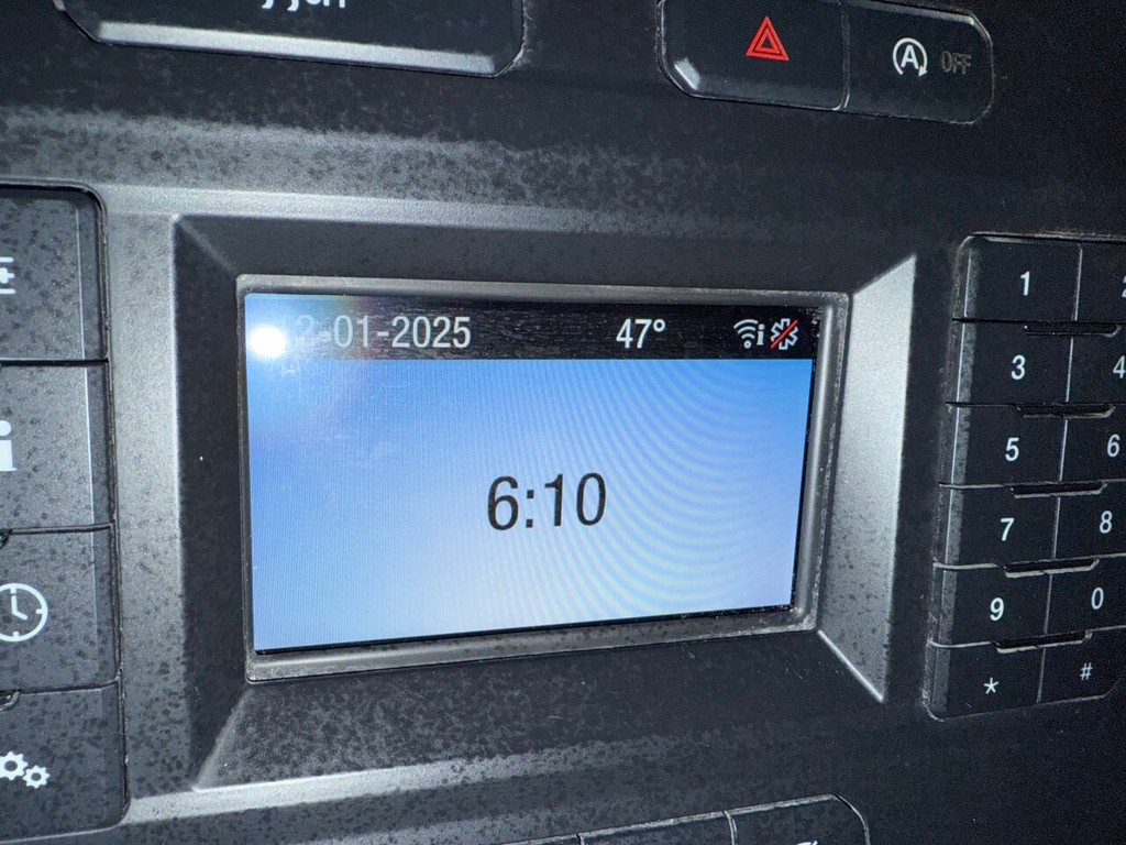 Ford F-150 Vehicle Full-screen Gallery Image 25