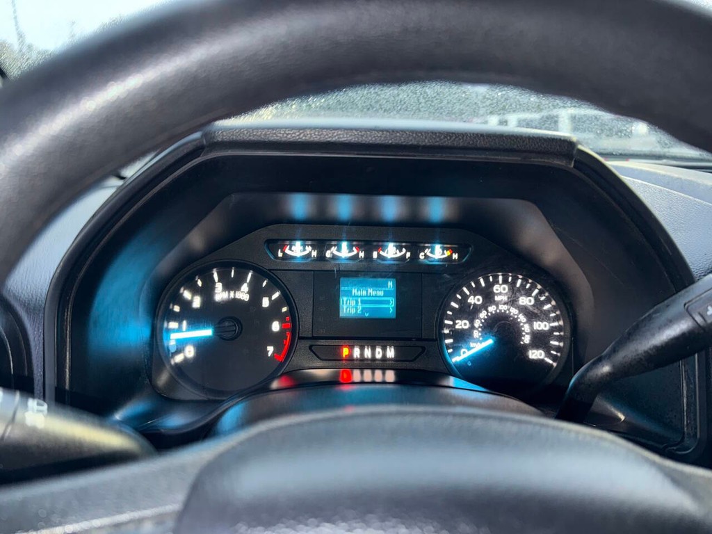 Ford F-150 Vehicle Full-screen Gallery Image 31