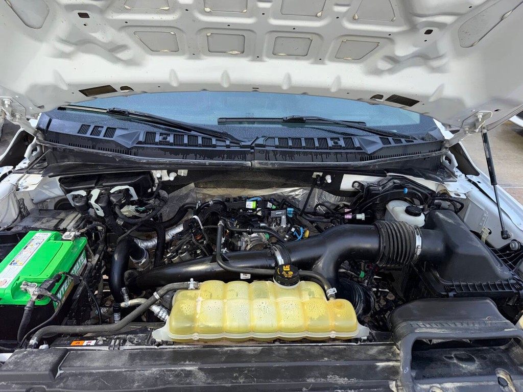 Ford F-150 Vehicle Full-screen Gallery Image 34