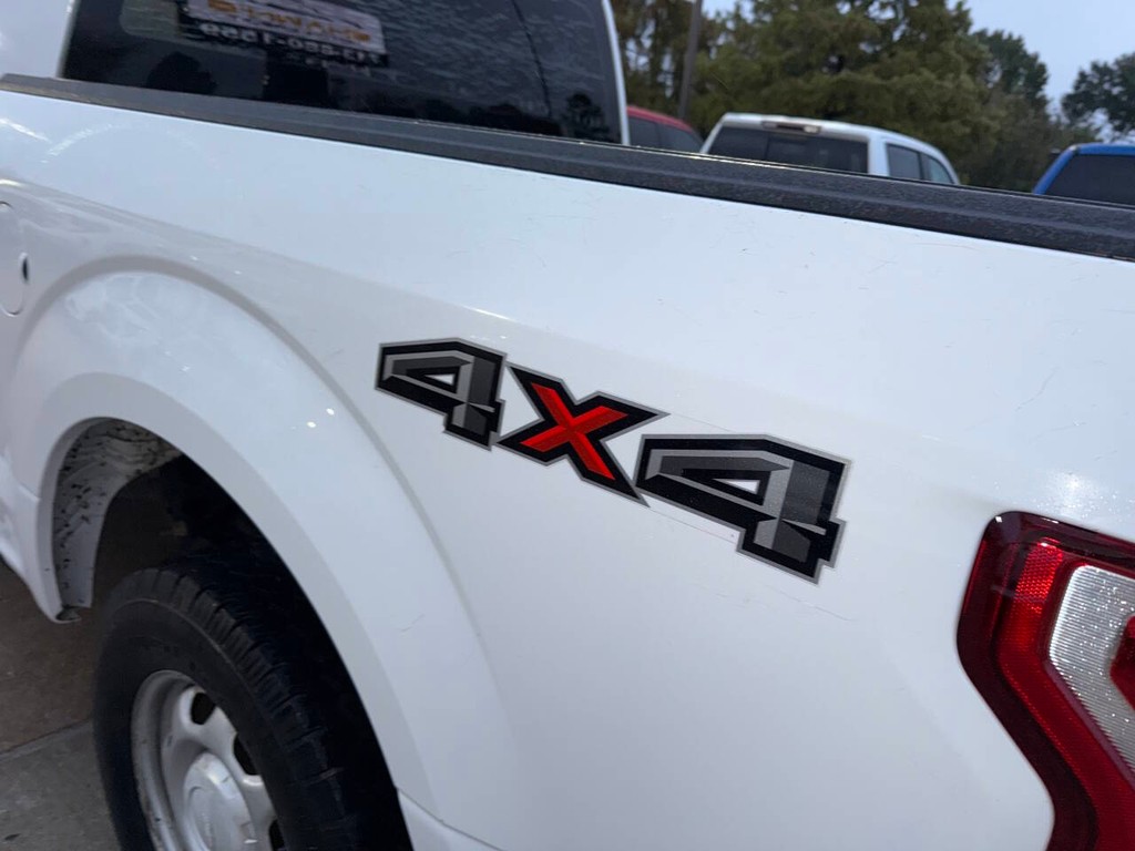 Ford F-150 Vehicle Full-screen Gallery Image 37