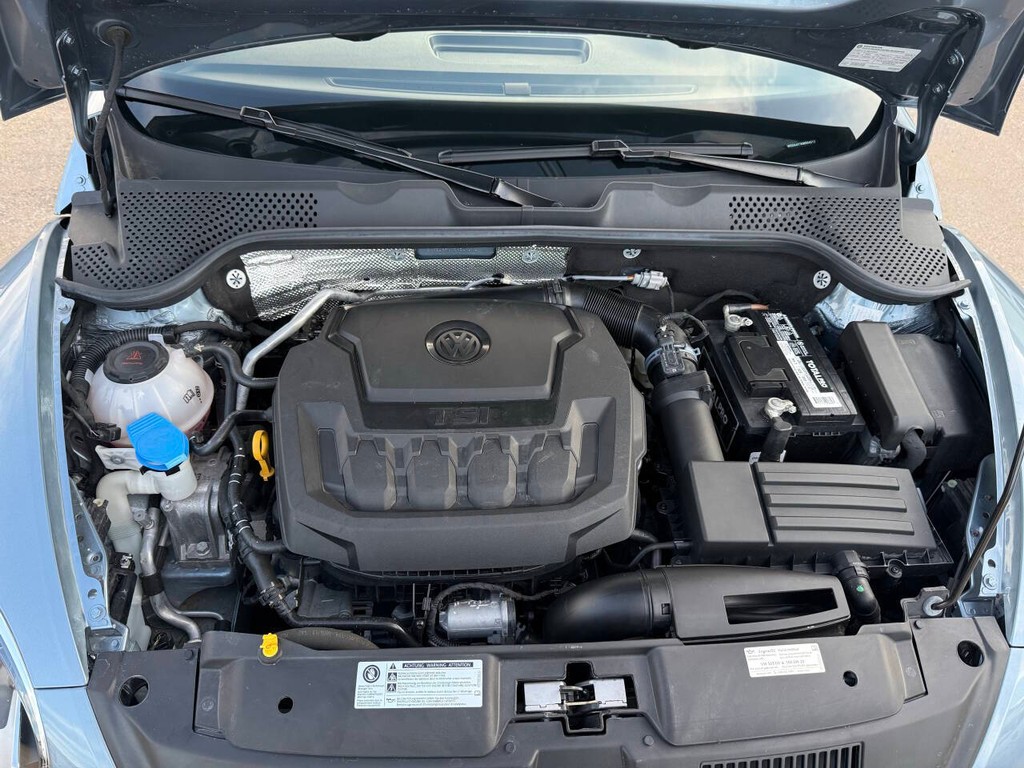 Volkswagen Beetle Convertible Vehicle Full-screen Gallery Image 35