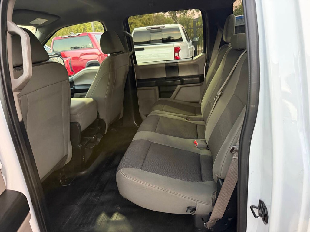 Ford F-150 Vehicle Full-screen Gallery Image 14