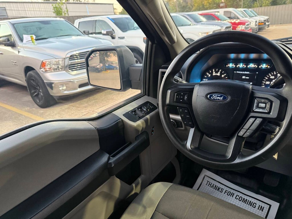 Ford F-150 Vehicle Full-screen Gallery Image 19