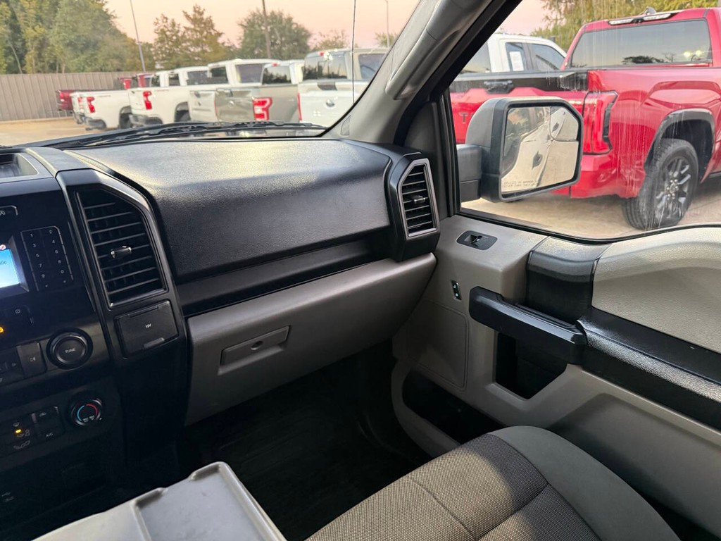 Ford F-150 Vehicle Full-screen Gallery Image 20