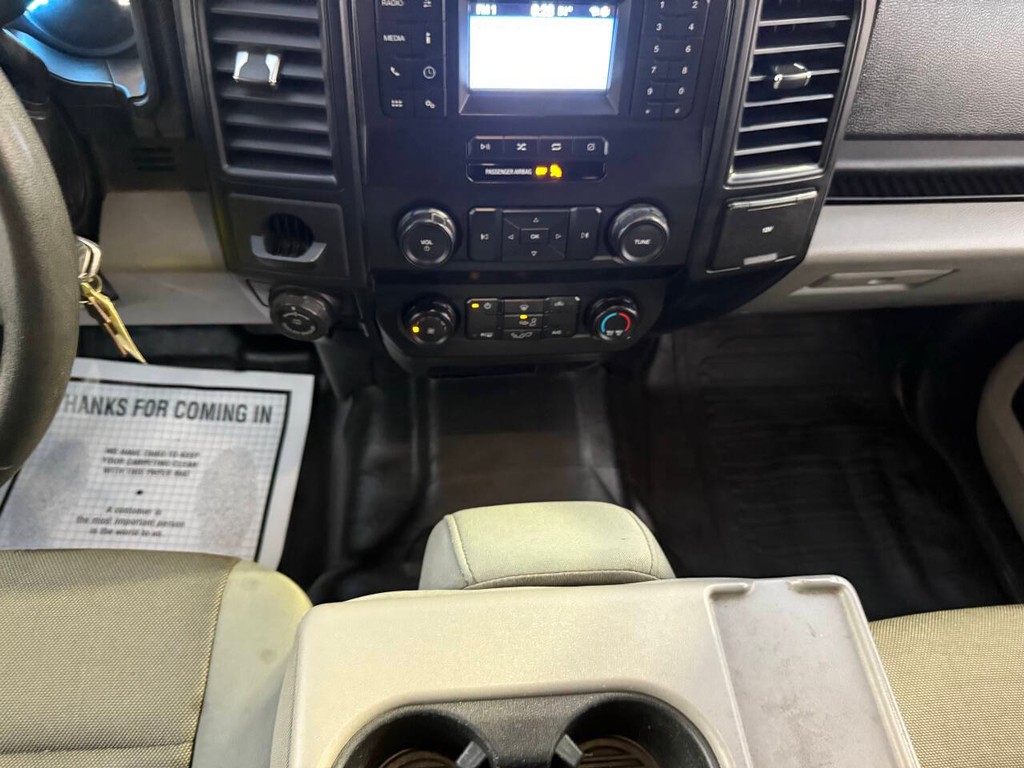 Ford F-150 Vehicle Full-screen Gallery Image 29