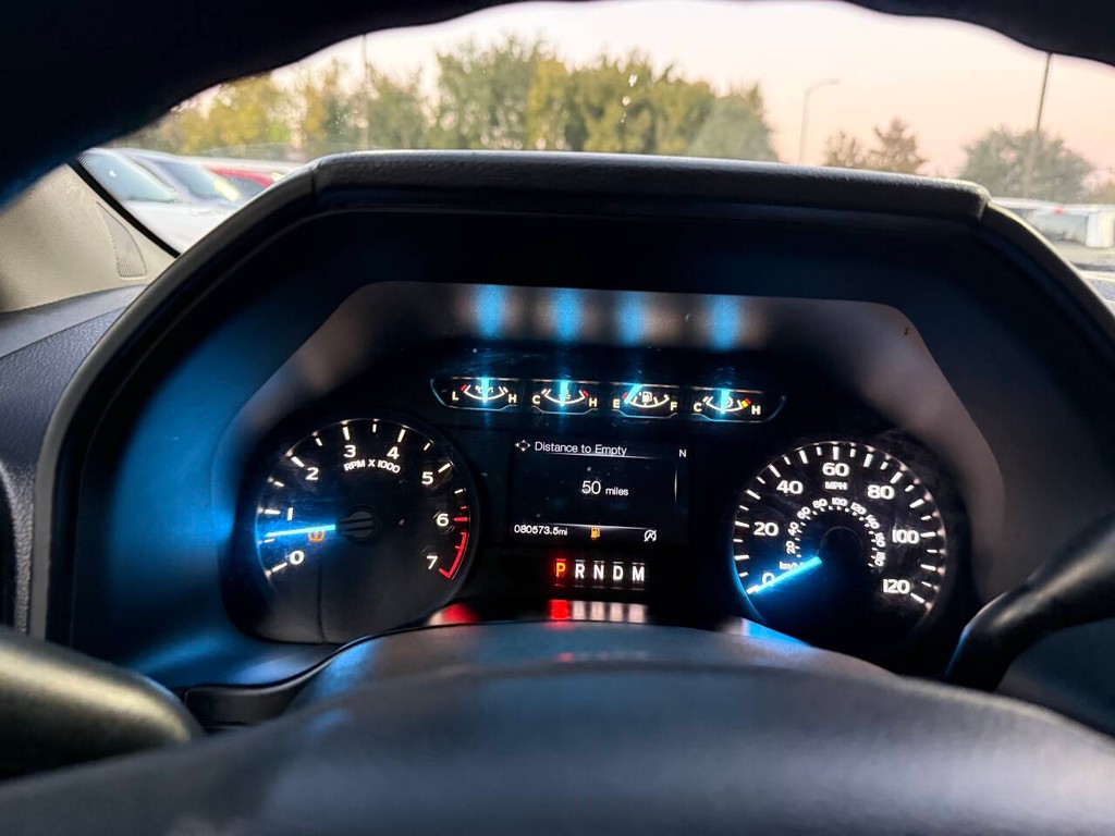 Ford F-150 Vehicle Full-screen Gallery Image 31