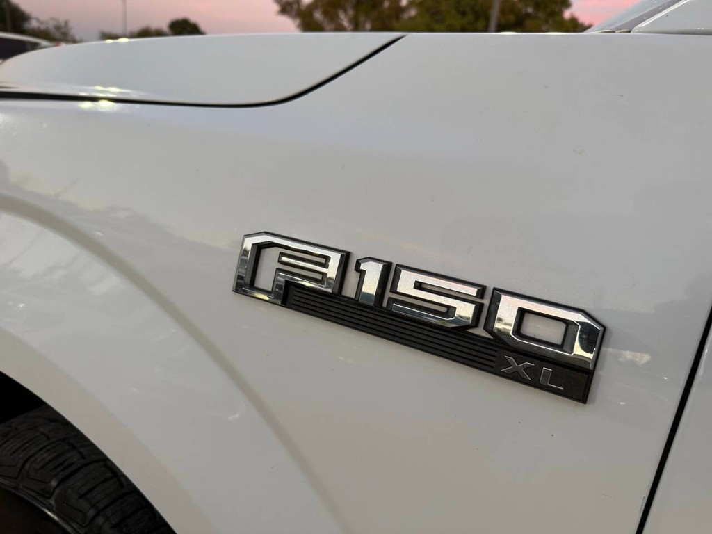 Ford F-150 Vehicle Full-screen Gallery Image 36